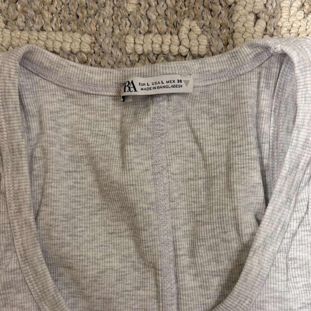 Zara Women's Crop Tops in Gray and White - Picture 2 of 7